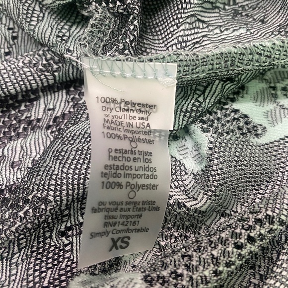 NWT - LulaRoe Joy Long Lace Sleeveless Vest (XS) - Picture 4 of 5